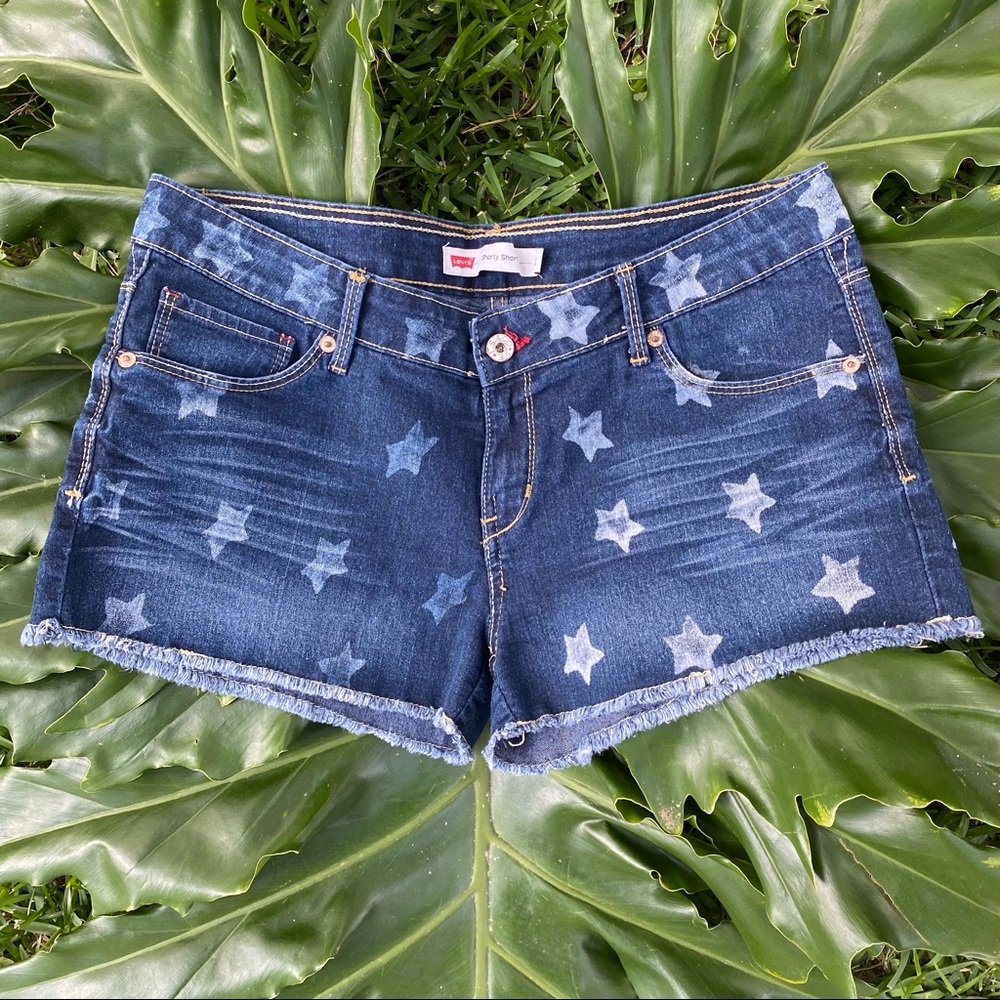 Levi’s dark wash jeans shorty short with stars